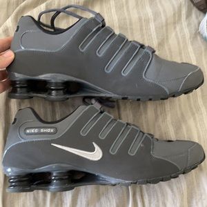 Men’s Nike shox